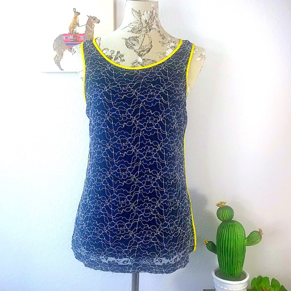 Banana Republic Tops - Banana Republic tank blouse